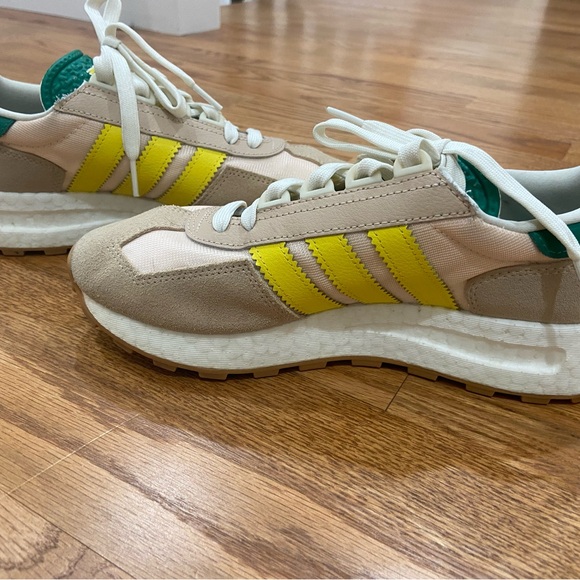 Adidas Retropy E5 Beige and Yellow Running Shoes - Picture 7 of 9